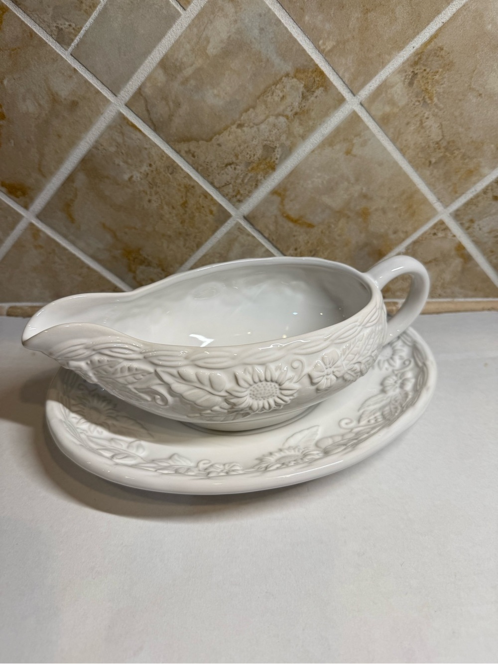 Cooks Club Whitehall Portugal Ceramic Gravy Boat And Platter Decorative White